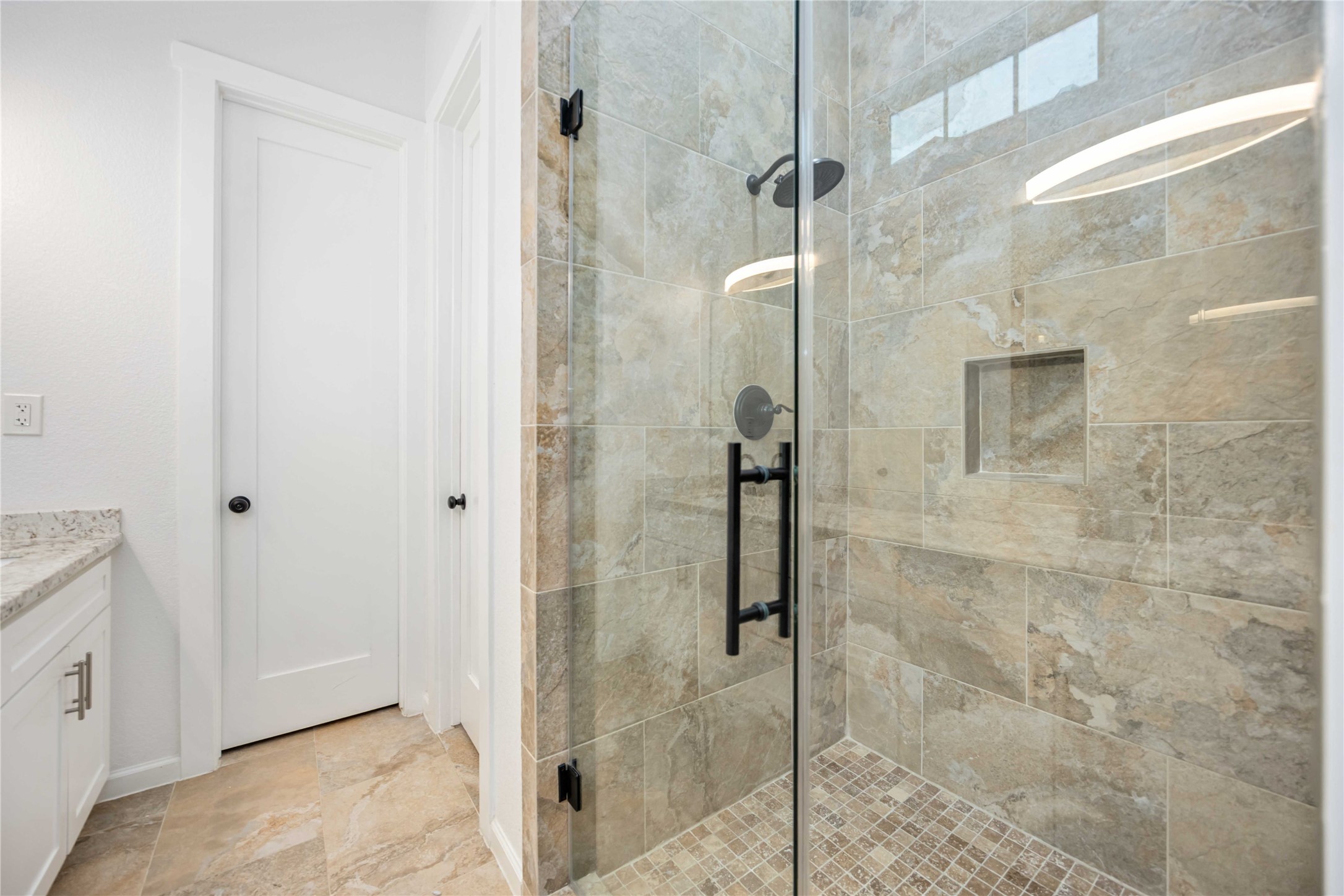 14108 Bridgeport Road, Unit B Houston, TX 77047 - Photo 15 of 24 a bathroom with a shower