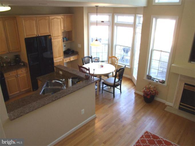 12168 Tryton Way Reston, VA 20190 - Photo 4 of 24 Breakfast Area