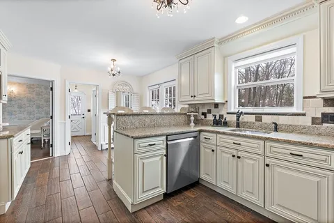 $1,750,000 | 40 Pinewood Road, Wellesley, MA 02482