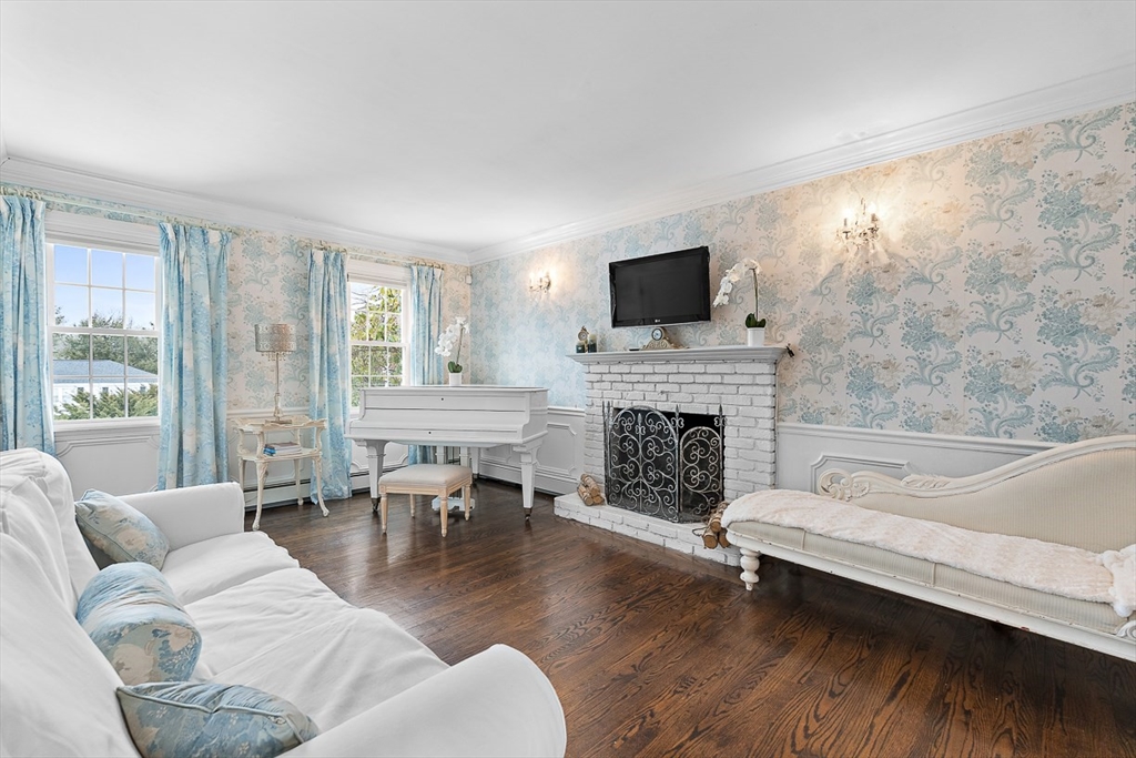 40 Pinewood Road Wellesley, MA 02482 - Photo 15 of 31