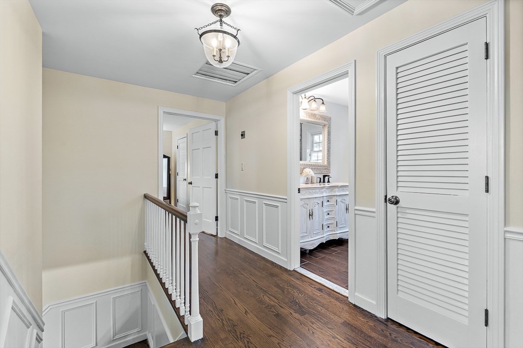 40 Pinewood Road Wellesley, MA 02482 - Photo 17 of 31