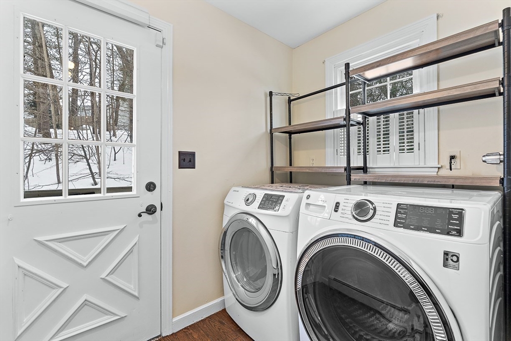 40 Pinewood Road Wellesley, MA 02482 - Photo 24 of 31