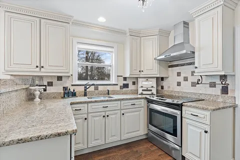 $1,750,000 | 40 Pinewood Road, Wellesley, MA 02482