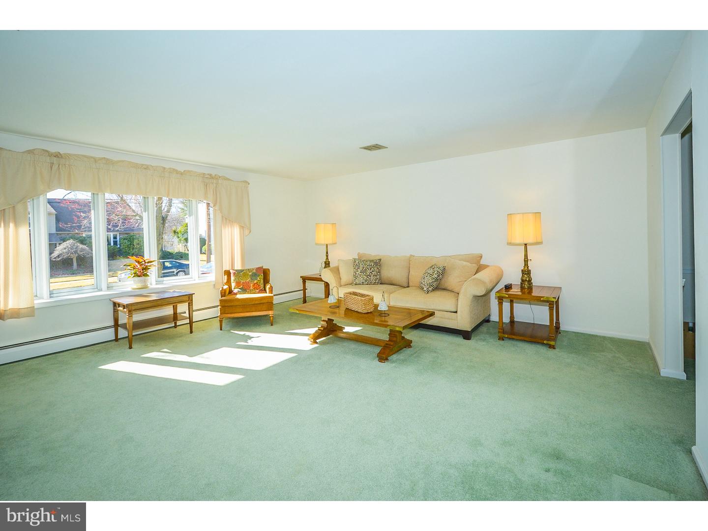 183 Rice Drive Morrisville, PA 19067 - Photo 12 of 25 Living Room