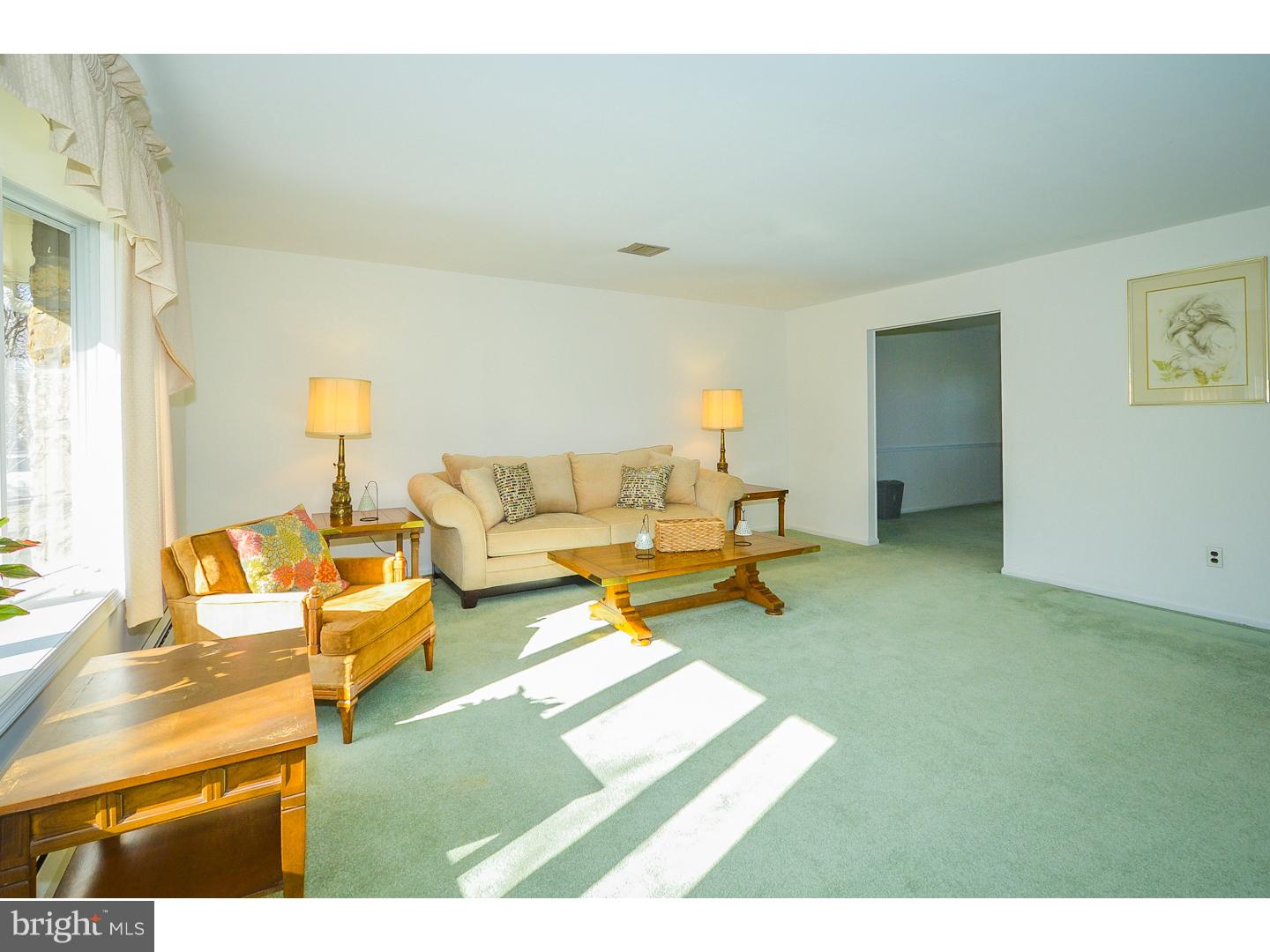 183 Rice Drive Morrisville, PA 19067 - Photo 13 of 25 Living Room