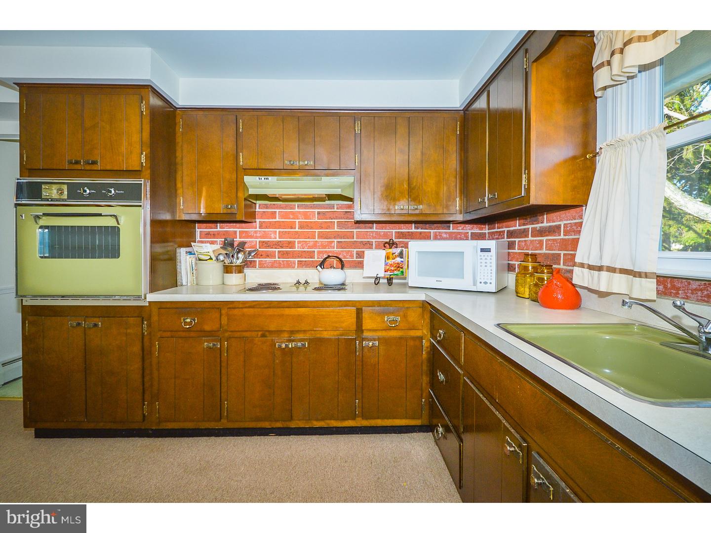 183 Rice Drive Morrisville, PA 19067 - Photo 16 of 25 Kitchen