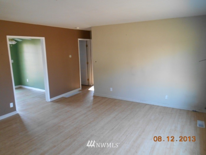 2207 Northeast 7th Street Renton, WA 98056 - Photo 3 of 17