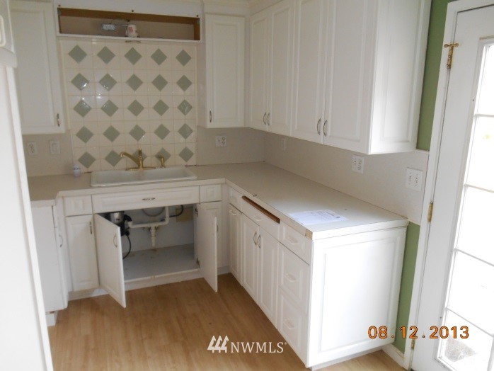 2207 Northeast 7th Street Renton, WA 98056 - Photo 5 of 17