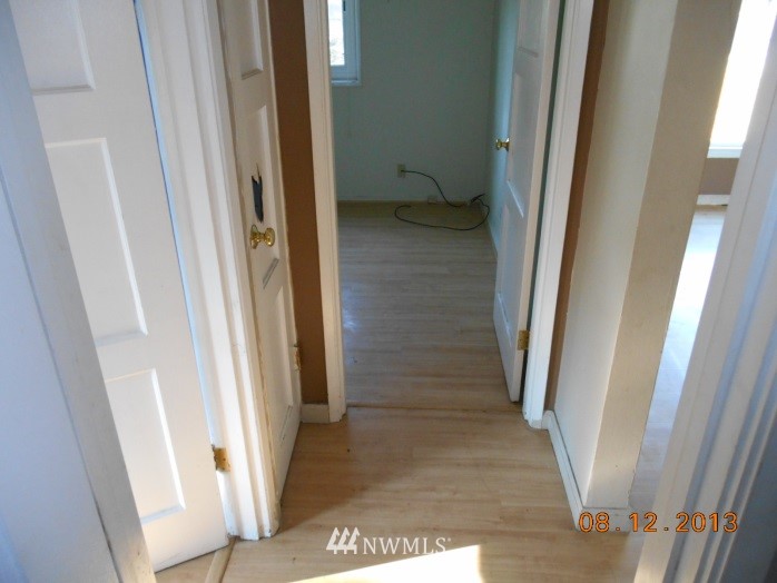 2207 Northeast 7th Street Renton, WA 98056 - Photo 6 of 17