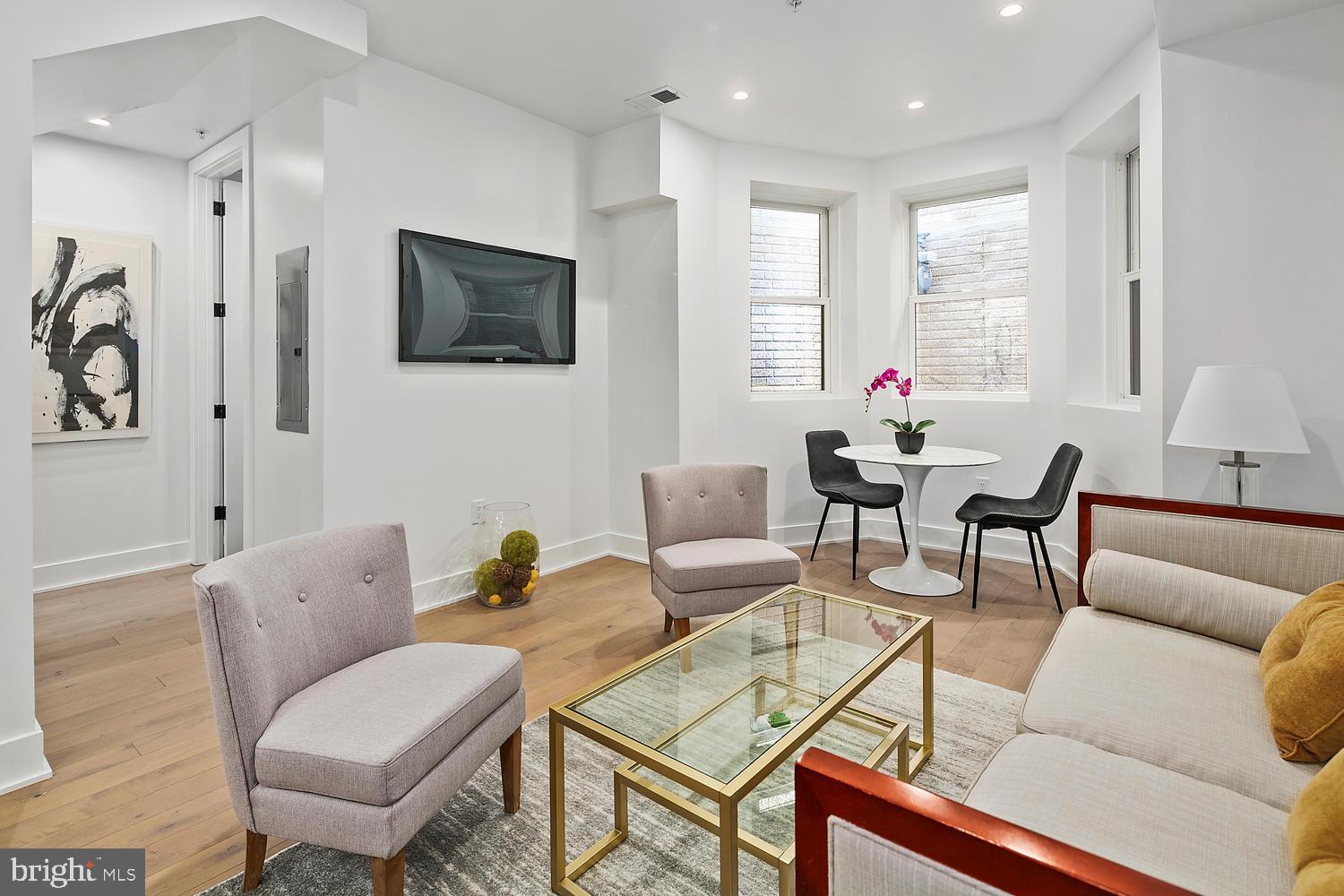 1316 8th Street Northwest, Unit 1 Washington, DC 20001 - Photo 6 of 25 Livinging room