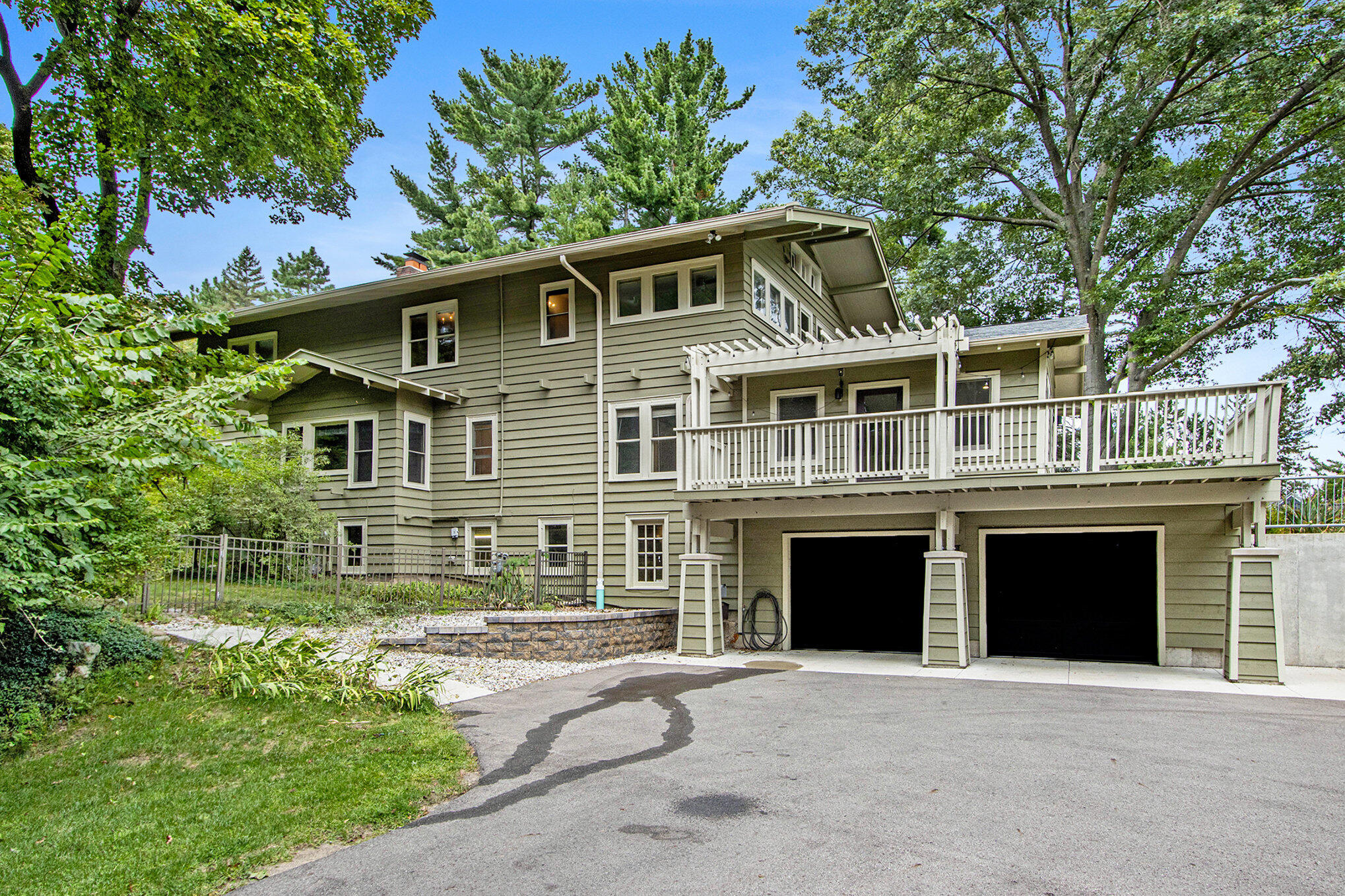 001_2340springhill_66_856