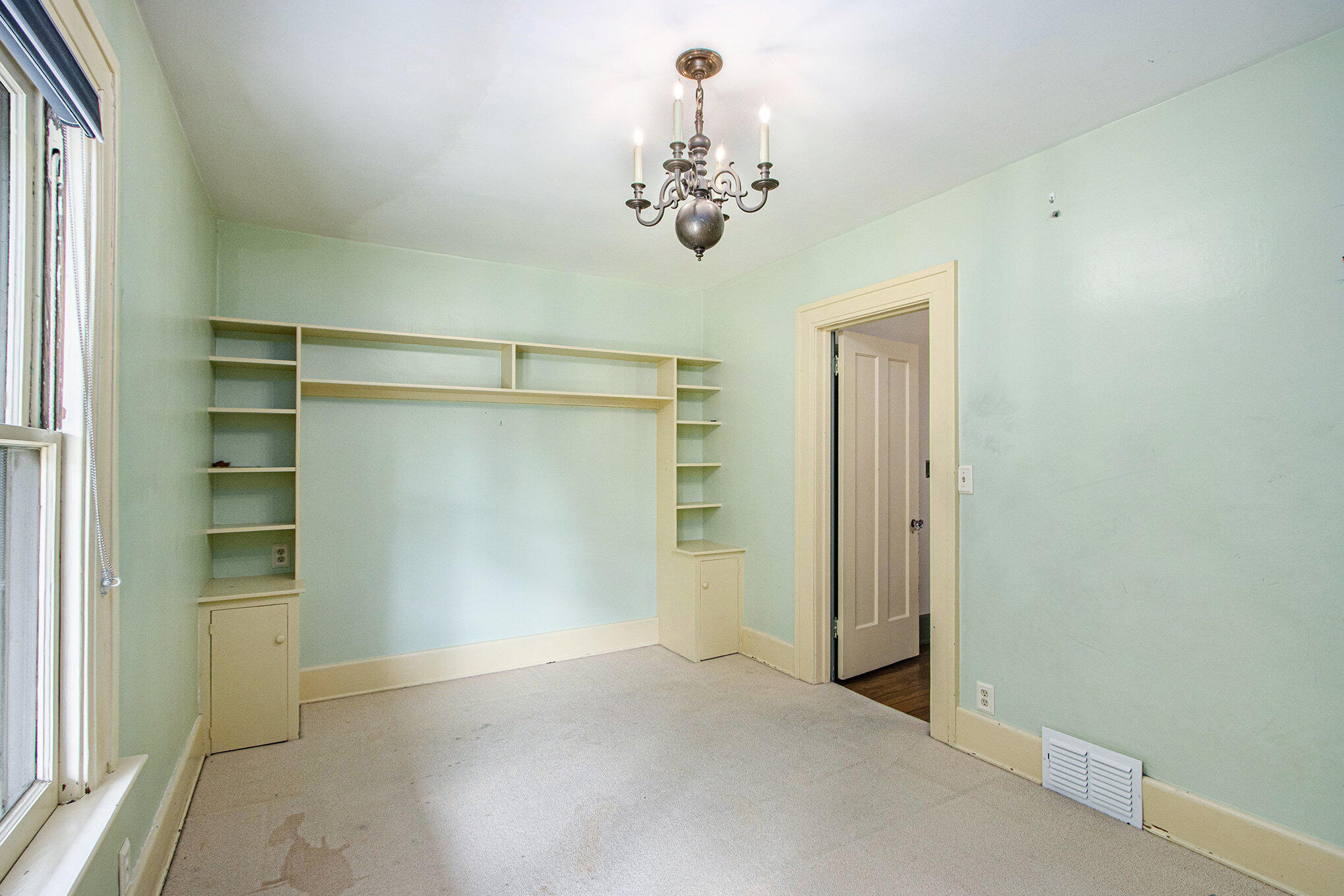 2340 Springhill Drive Kalamazoo, MI 49008 - Photo 26 of 51 022_2340springhill_8_192