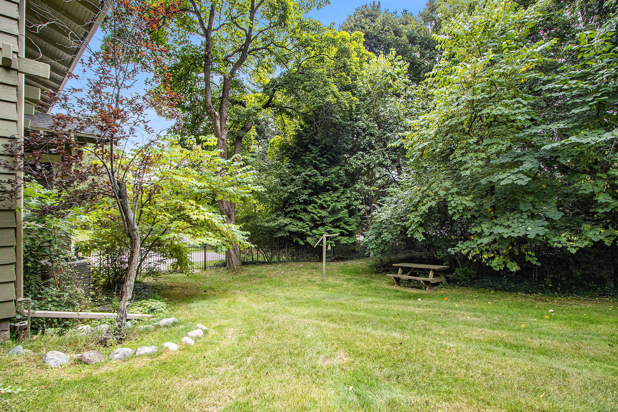 2340 Springhill Drive Kalamazoo, MI 49008 - Photo 48 of 51 044_2340springhill_75_748