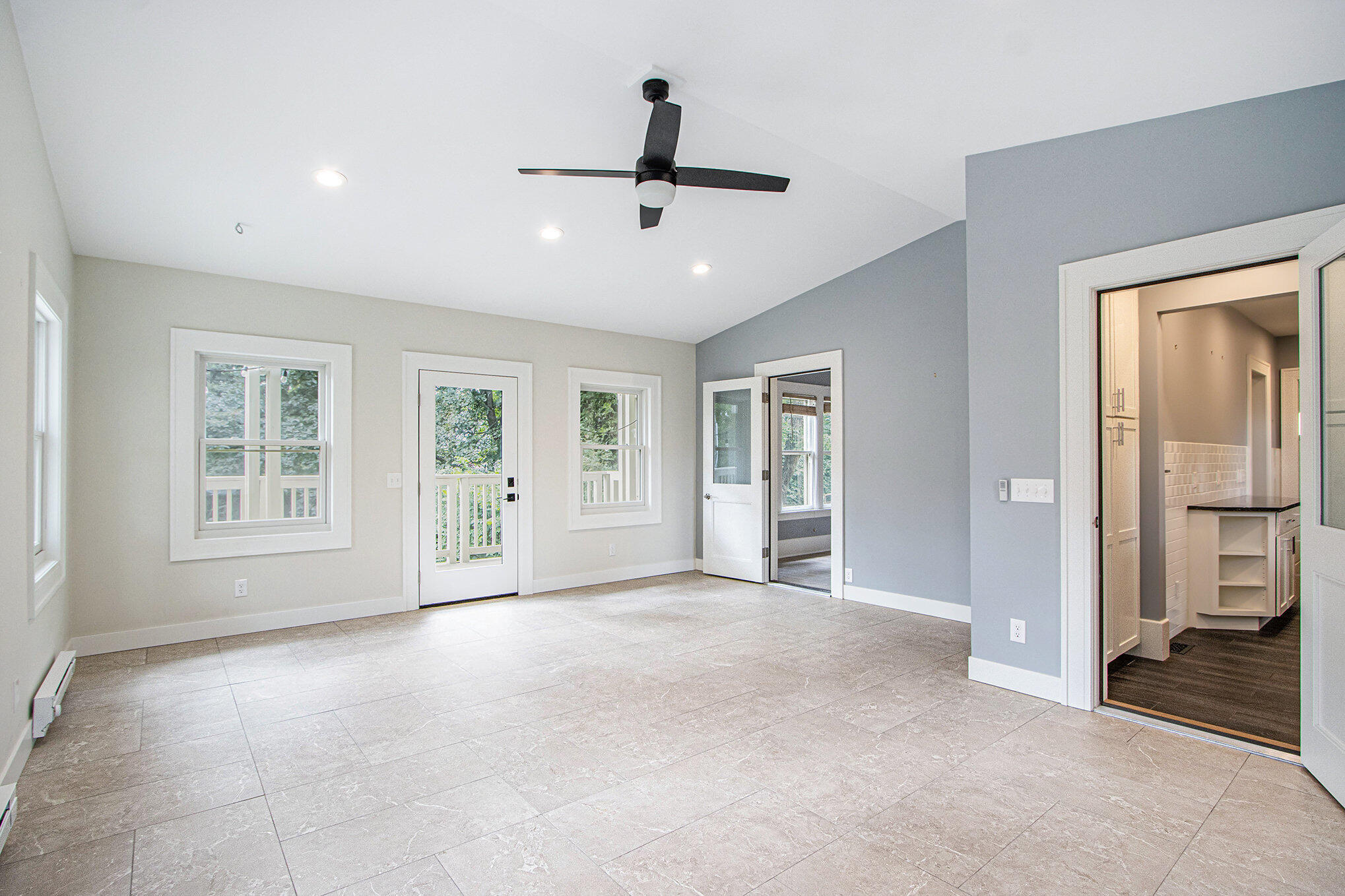 2340 Springhill Drive Kalamazoo, MI 49008 - Photo 6 of 51 005_2340springhill_47_328