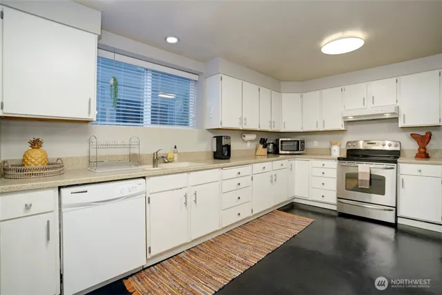 $1,550,000 | 3936 Woodland Park Avenue North, Seattle, WA 98103