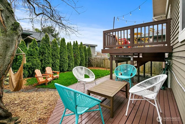 $1,550,000 | 3936 Woodland Park Avenue North, Seattle, WA 98103