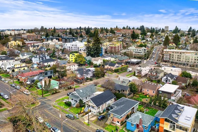 $1,550,000 | 3936 Woodland Park Avenue North, Seattle, WA 98103