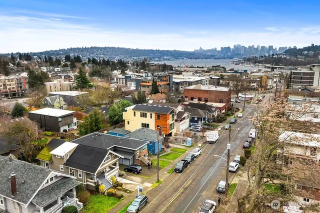 $1,550,000 | 3936 Woodland Park Avenue North, Seattle, WA 98103