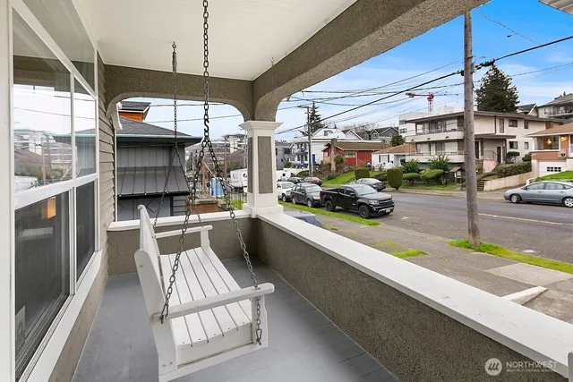 $1,550,000 | 3936 Woodland Park Avenue North, Seattle, WA 98103