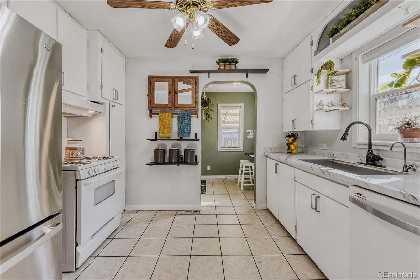 1364 Hanover Street Aurora, CO 80010 - Photo 8 of 22