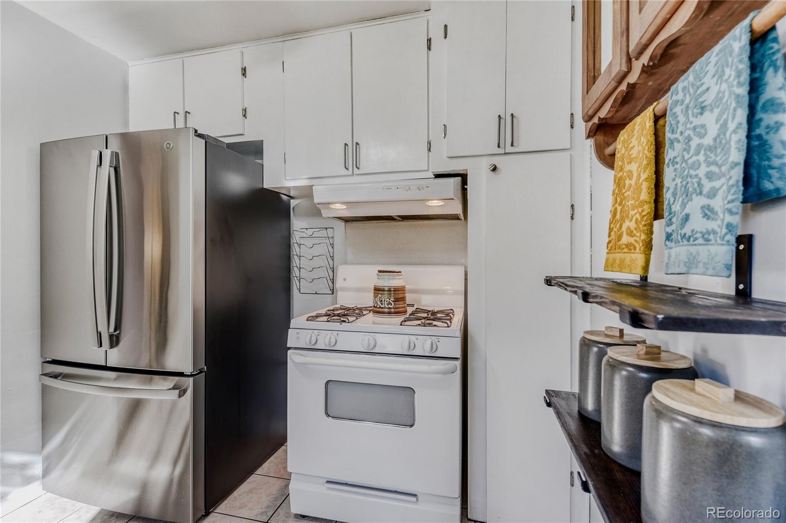 1364 Hanover Street Aurora, CO 80010 - Photo 9 of 22