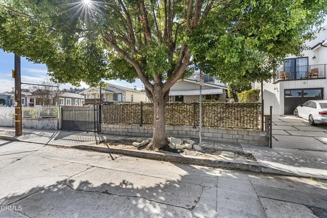 $1,090,000 | 1920-1922 Mellon Avenue, Los Angeles, CA 90039