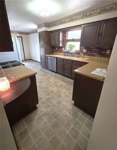 $399,900 | 201 North Cedar Street, Savannah, MO 64485