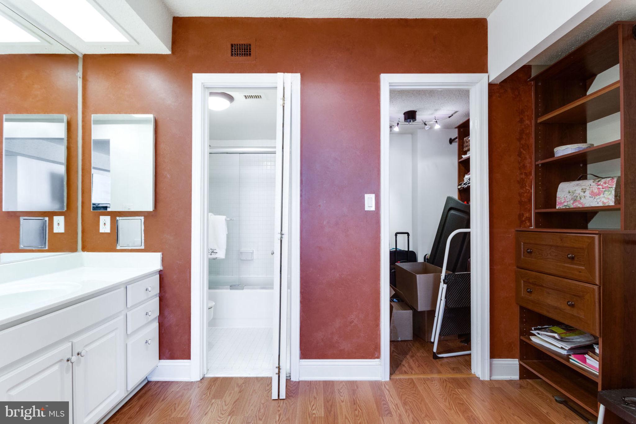 5501 Seminary Road, Unit 912S Falls Church, VA 22041 - Photo 24 of 53 Master Bathroom