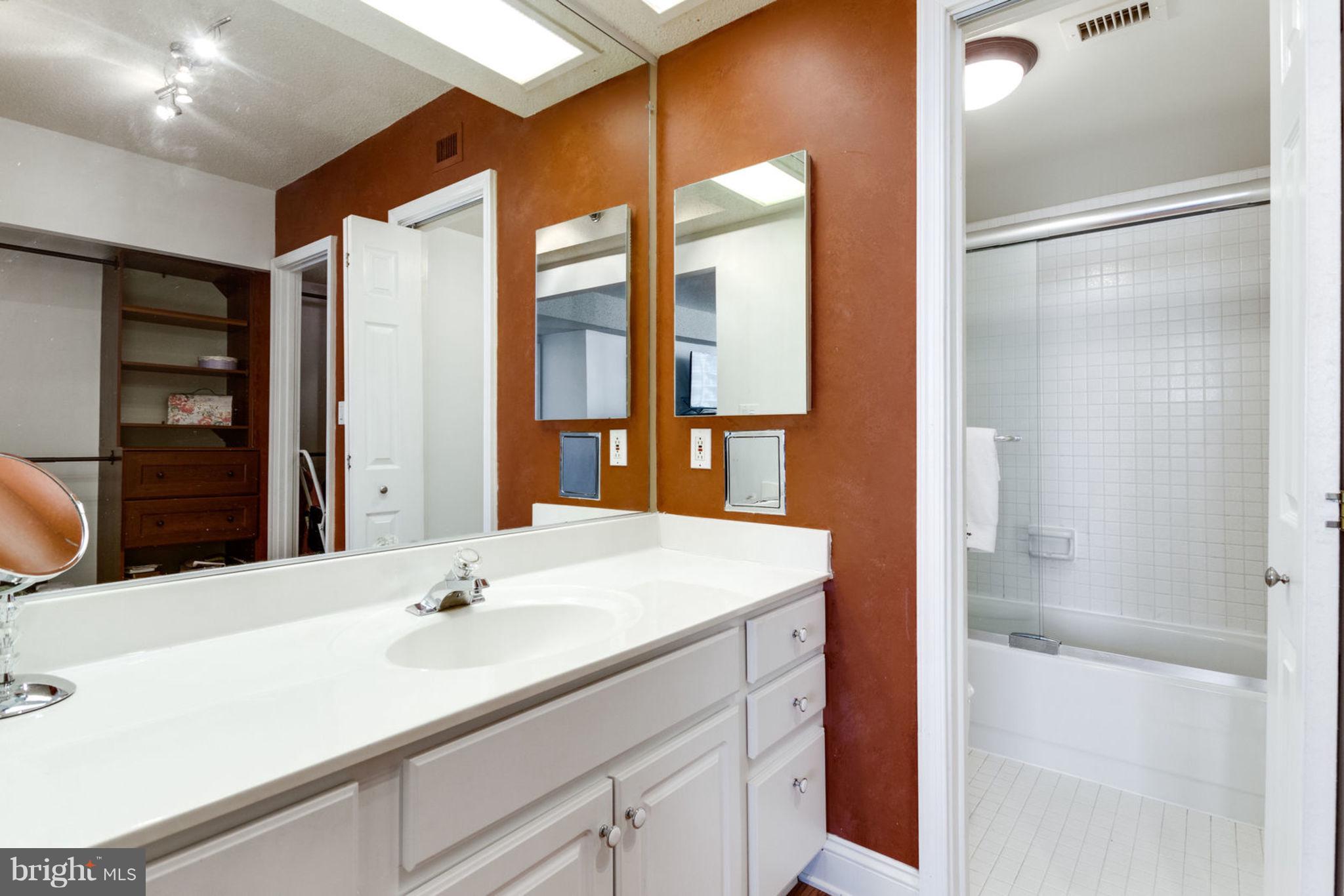 5501 Seminary Road, Unit 912S Falls Church, VA 22041 - Photo 26 of 53 Master bathroom