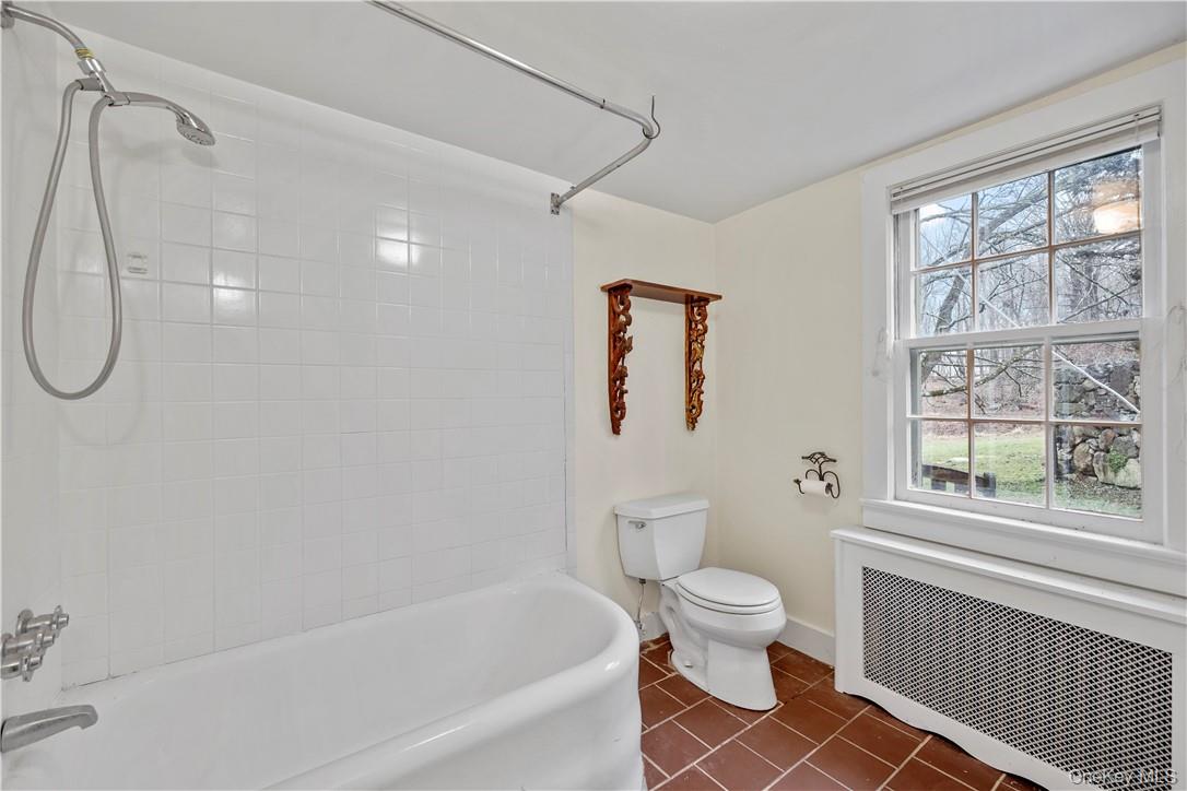15 Inningwood Road Ossining, NY 10562 - Photo 22 of 50 Lower Level Bathroom w/Laundry