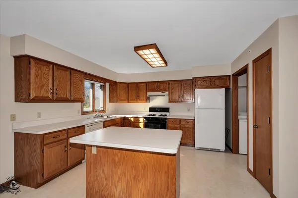 $299,000 | 1343 Cannonball Trail, Yorkville, IL 60560