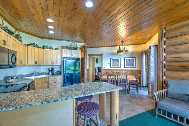 $660,000 | 2826 Highway 61, Unit 410A, Two Harbors, MN 55616