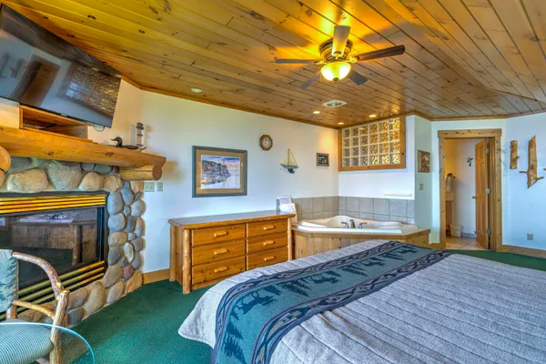 $660,000 | 2826 Highway 61, Unit 410A, Two Harbors, MN 55616