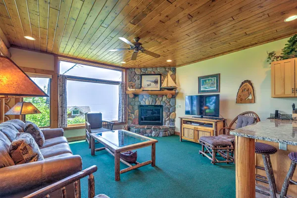 $660,000 | 2826 Highway 61, Unit 410A, Two Harbors, MN 55616