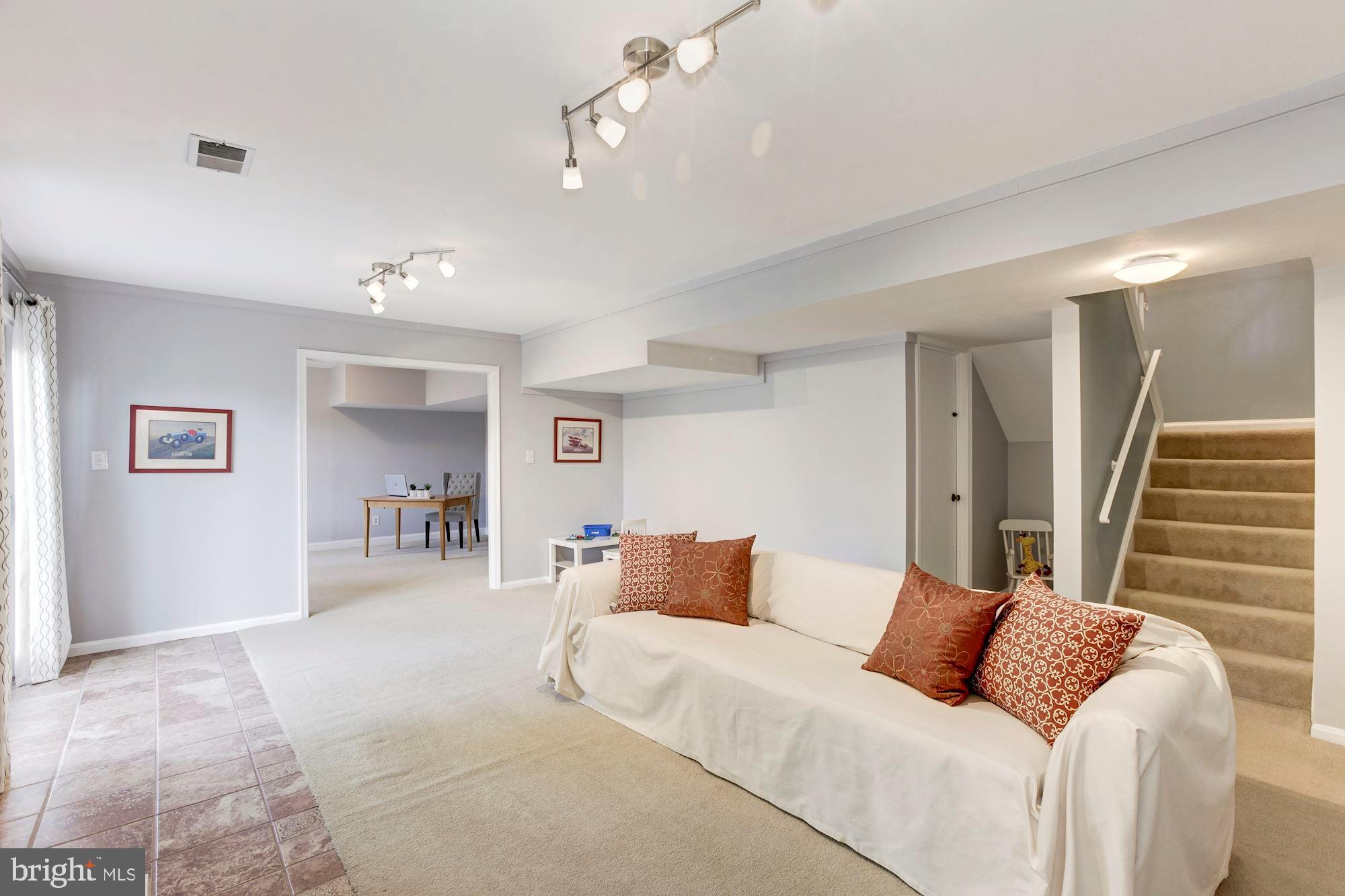 33 Redding Ridge Drive Gaithersburg, MD 20878 - Photo 31 of 38 Gallery Image 31
