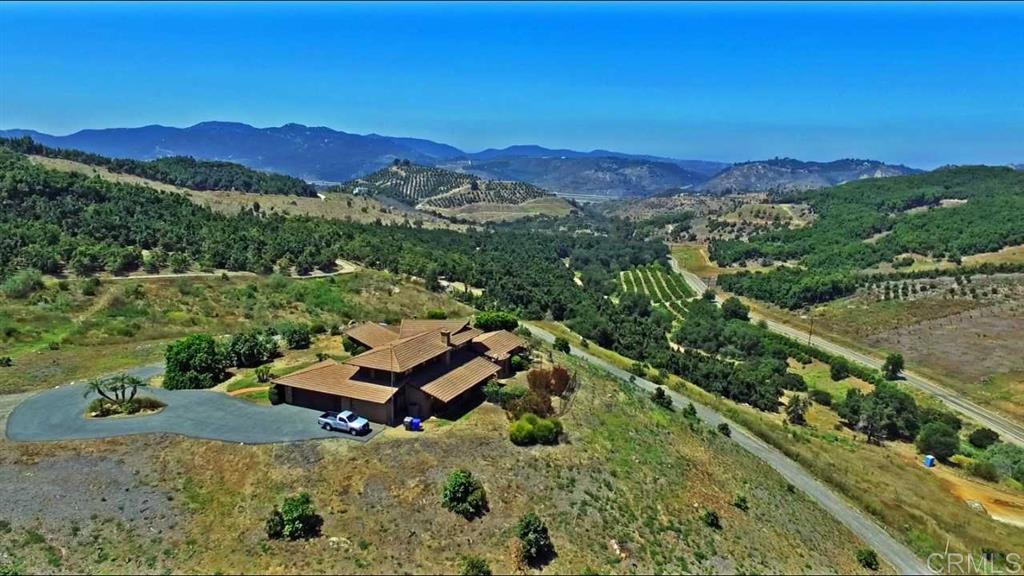 9511 Circle R Drive Valley Center, CA 92082 - Photo 23 of 25