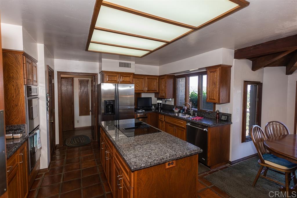 9511 Circle R Drive Valley Center, CA 92082 - Photo 4 of 25