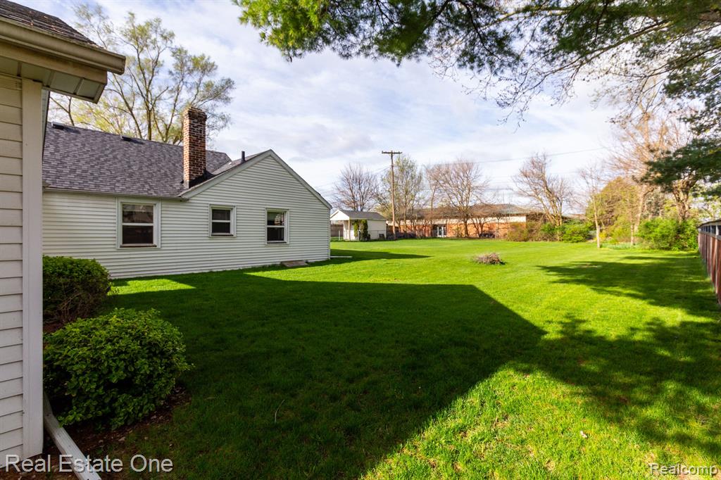 1433 Courtland Boulevard Rochester Hills, MI 48307 - Photo 30 of 35