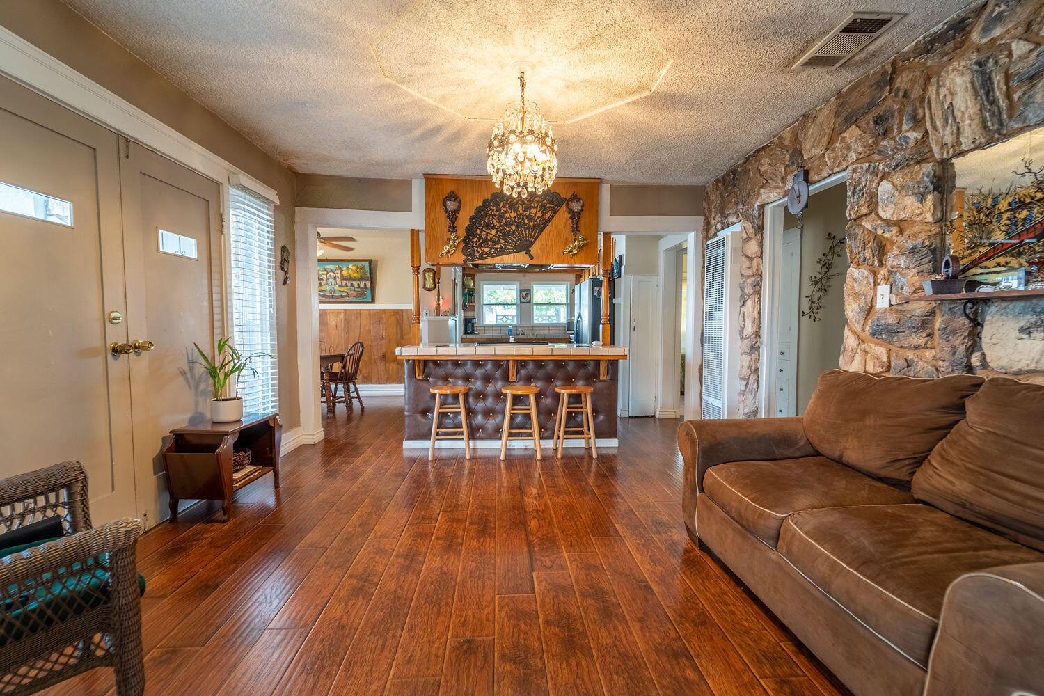 504 South R Street Tulare, CA 93274 - Photo 6 of 40 504SRSt-3