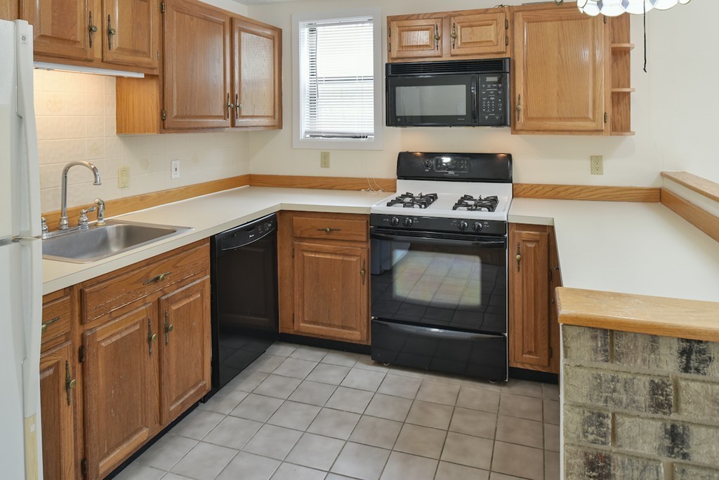 637 Riverside Avenue, Unit 16 Haverhill, MA 01830 - Photo 18 of 24 Gallery Image 18