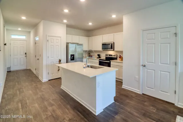 $1,800 | 9909 Garrin Drive, Jacksonville, FL 32210