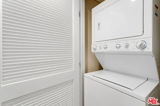 $4,140 | 1600 South Westgate Avenue, Unit 301, Los Angeles, CA 90025