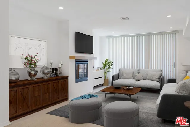 $4,140 | 1600 South Westgate Avenue, Unit 301, Los Angeles, CA 90025