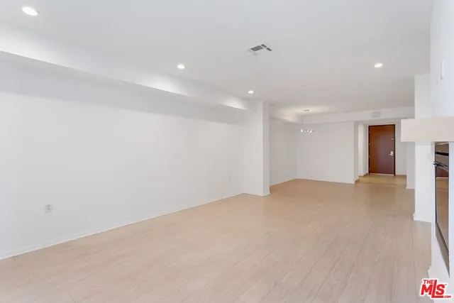 $4,140 | 1600 South Westgate Avenue, Unit 301, Los Angeles, CA 90025