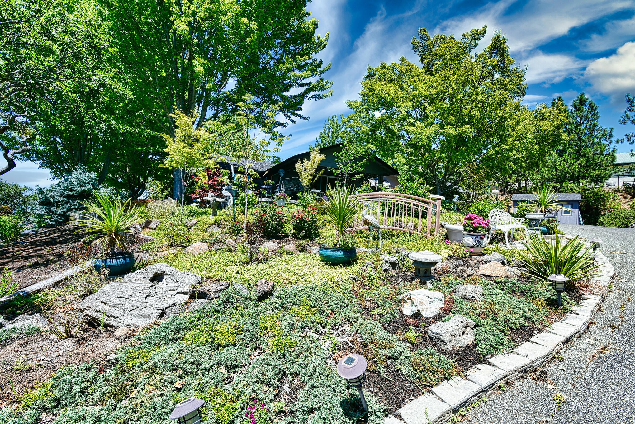4040 Dry Creek Road Medford, OR 97504 - Photo 9 of 56 DSC_0986