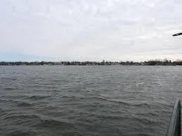 $200,000 | 980 Peninsula Drive, Wauconda, IL 60084