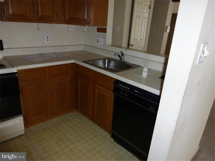 33 Deer Run Road Perkasie, PA 18944 - Photo 3 of 15 Kitchen
