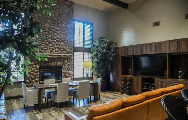 $1,549 | 555 East Silverado Ranch Boulevard, Unit 1045, Las Vegas, NV 89183