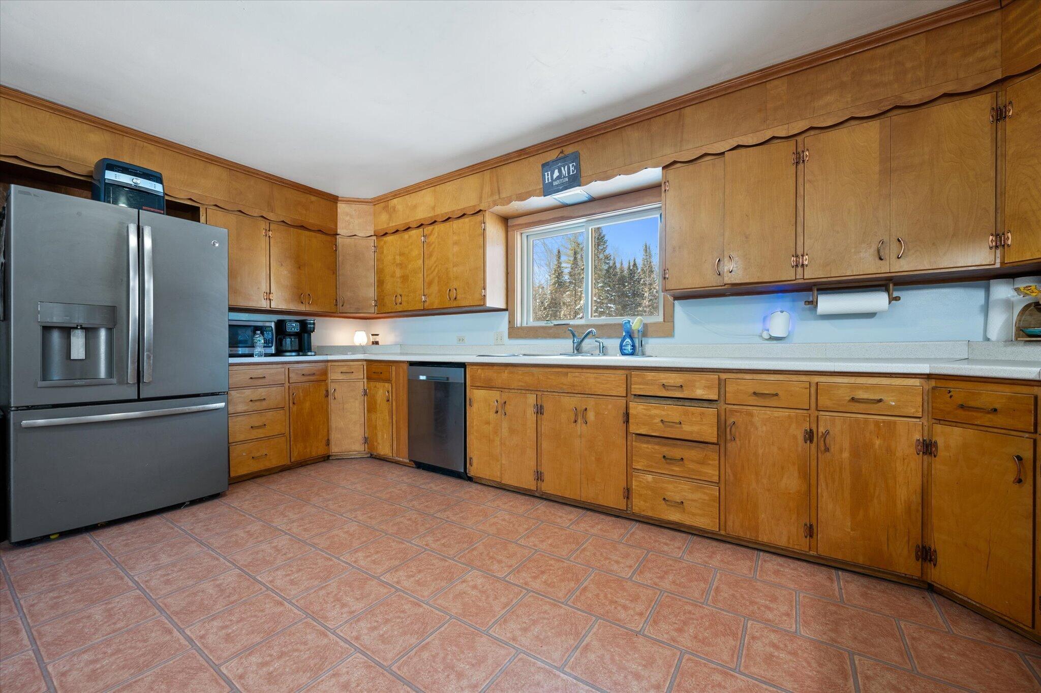 440 Kirkland Road Old Town, ME 04468 - Photo 3 of 33 03-Kitchen