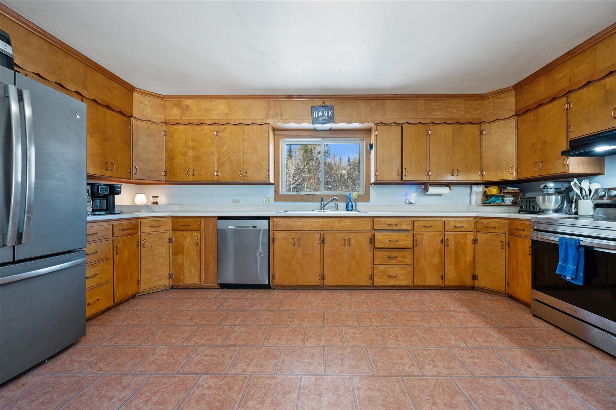 440 Kirkland Road Old Town, ME 04468 - Photo 5 of 33 04-Kitchen